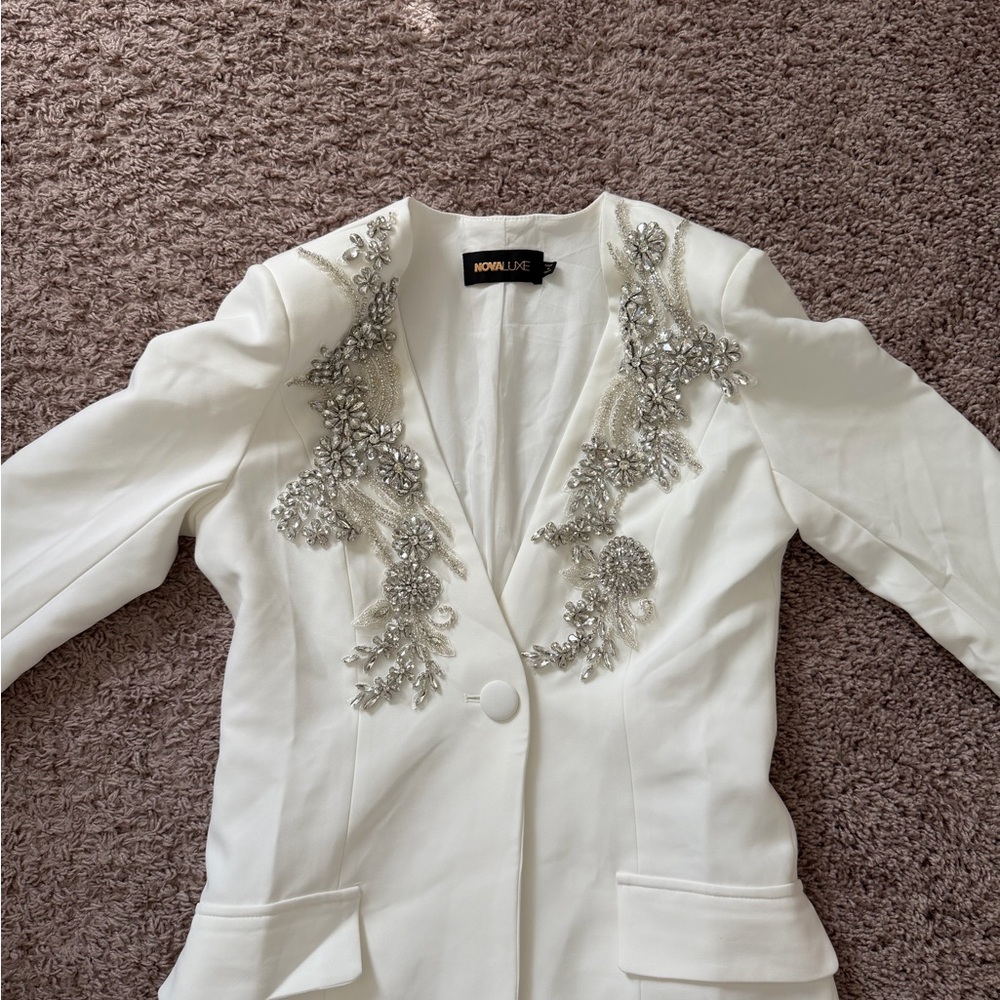 Elegant White Embellished Women's Suit Set